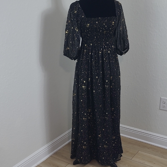 Nasty Gal Dresses & Skirts - Nasty Gal Black and Gold Star Pattern Maxi Dress Party, Prom Size 2